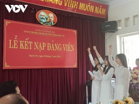 Những &quot;hạt giống đỏ&quot;: Khi tôi 18