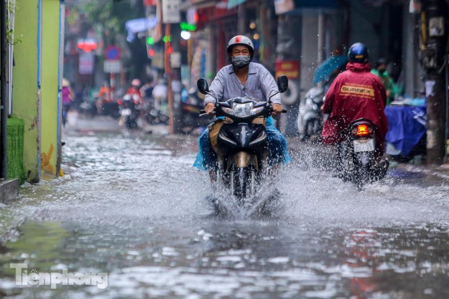 Miền Bắc, Nam Bộ tiếp tục đón mưa lớn ảnh 1