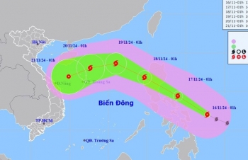 Bão MAN-YI giật trên cấp 17 hướng vào Biển Đông