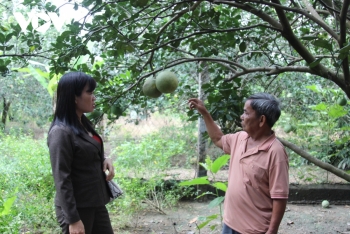 Già làng tuyên truyền đồng bào dân tộc thiểu số giữ đất, làm giàu