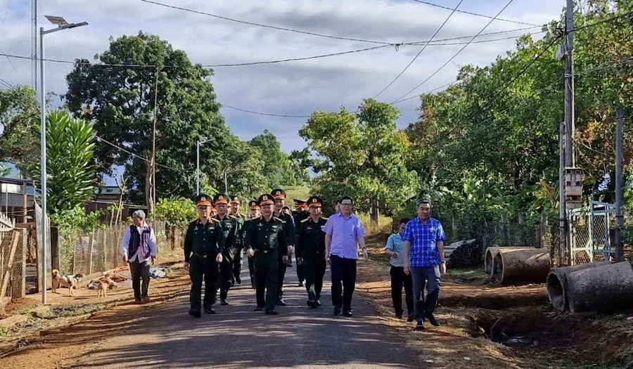 Sao sáng buôn làng, thắp sáng biên giới Gia Lai