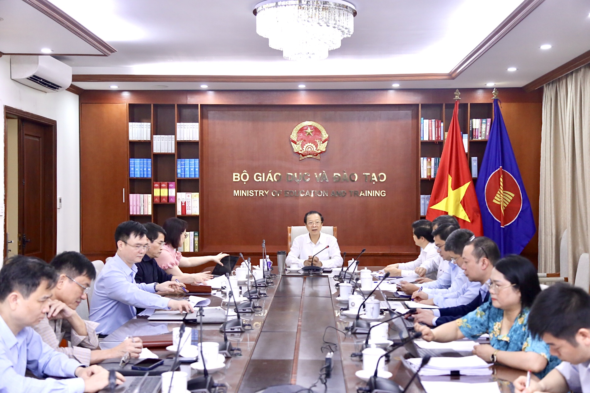 Từng bước triển khai khung năng lực số cho học sinh và giáo viên - Ảnh 2.