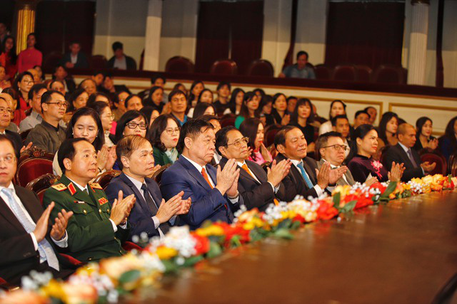 Thủ tướng: Nền văn hóa Việt Nam đã luôn và sẽ là sức mạnh trường tồn của dân tộc - Ảnh 1.