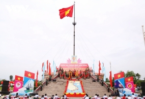 Lễ thượng cờ thống nhất non sông được tổ chức ngắn gọn, thiêng liêng