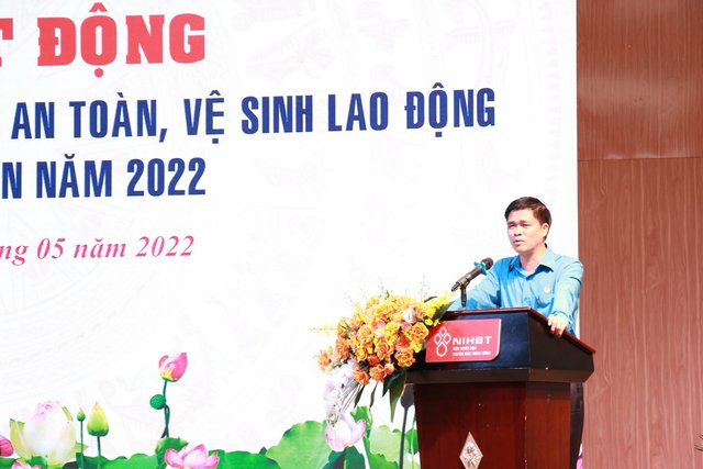 Ông Ngọ Duy Hiểu, Phó Chủ tịch Tổng Liên đoàn Lao động Việt Nam phát biểu tại lễ phát động