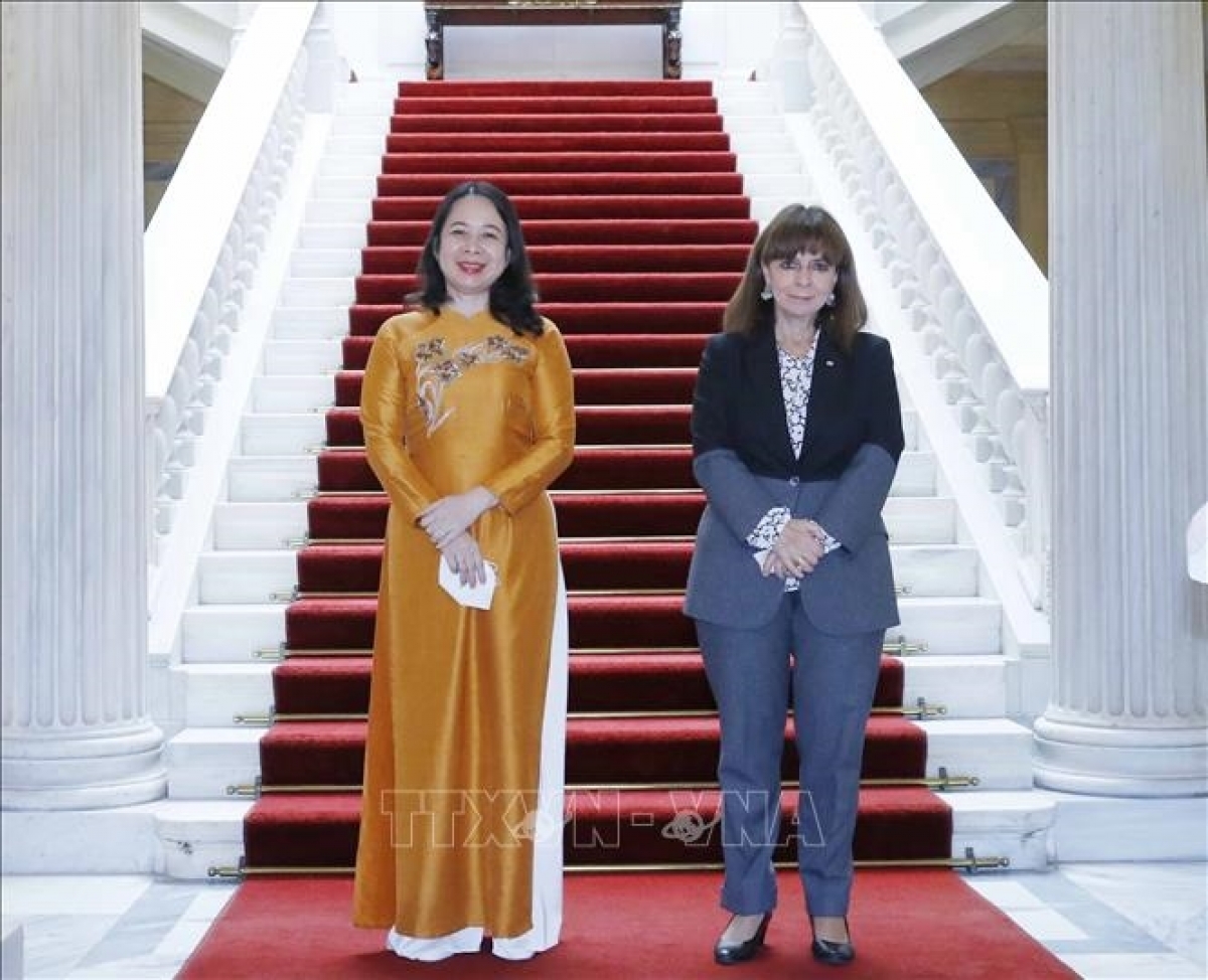 Phó chủ tịch nước Võ Thị Ánh Xuân và Tổng thống Hy Lạp Katerina Sakellaropoulou. Ảnh: TTXVN