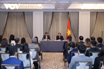 Thủ tướng trả lời nhiều câu hỏi của trí thức, sinh viên Việt kiều tại New York