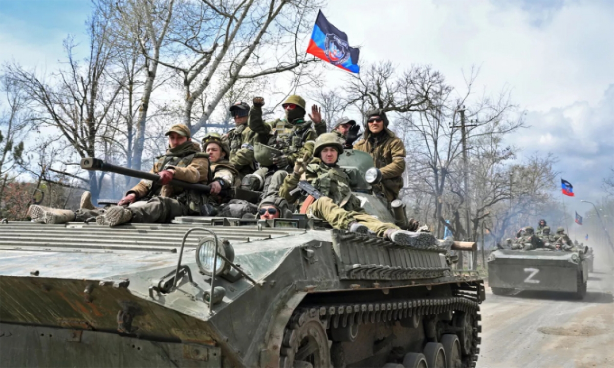 Thiết giáp lực lượng ly khai thân Nga ở Mariupol, Ukraine ngày 21/4. Ảnh: RIA Novosti.