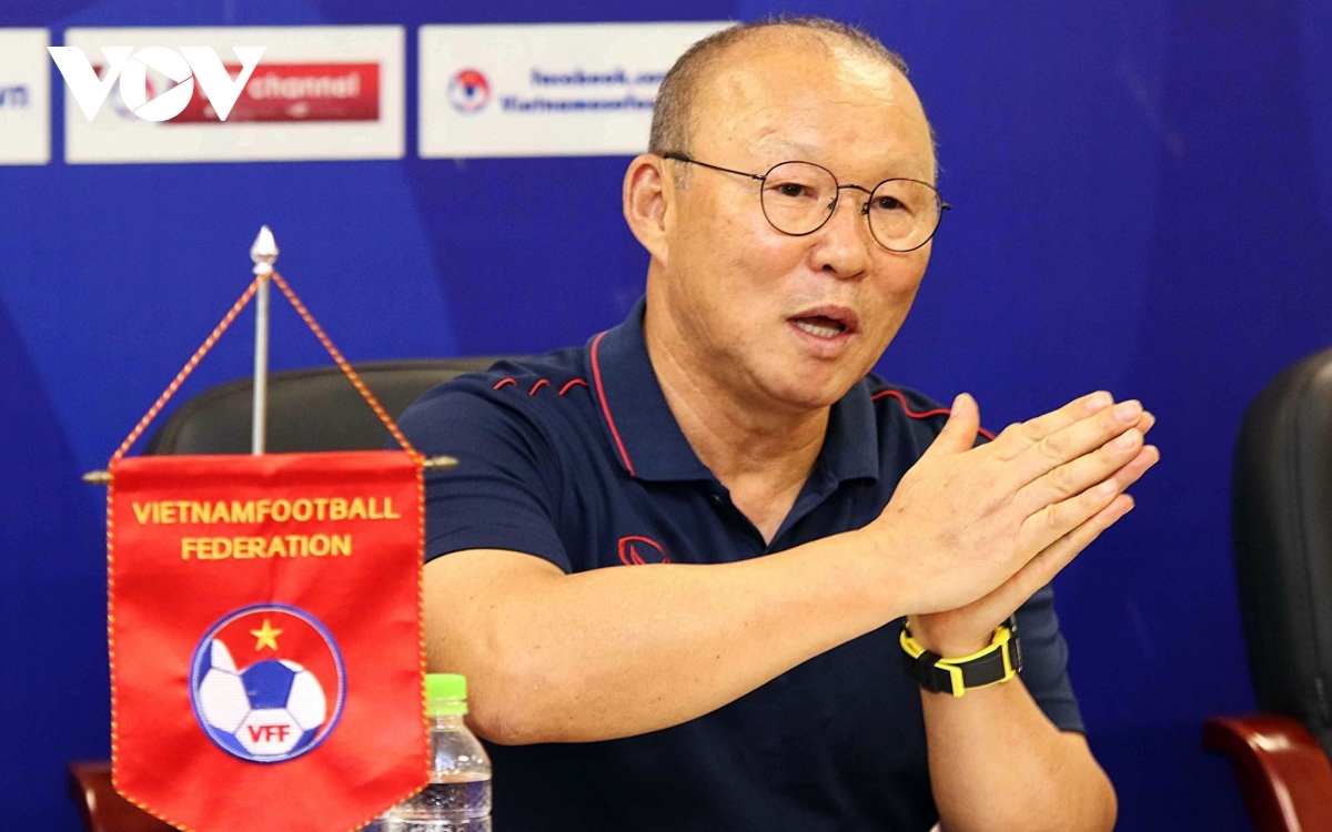 HLV Park Hang Seo tiếp tục giúp bóng đá Việt Nam gặt hái thành công.