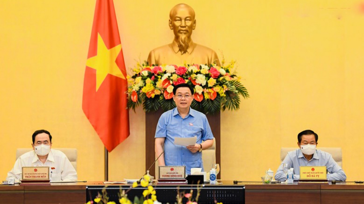 Chủ tịch Quốc hội Vương Đình Huệ đề nghị tăng cường kỷ cương, trách nhiệm công việc.