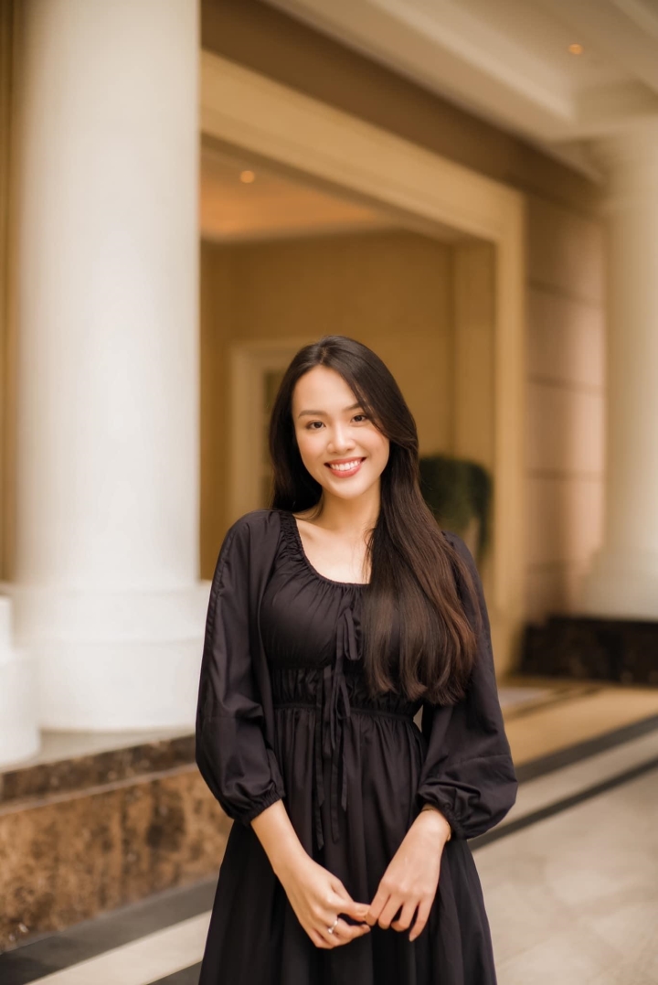 Huỳnh Phạm Thuỷ Tiên - từ cô gái nặng 90kg đến Á hậu 2 Hoa hậu Hoàn vũ Việt Nam - 11