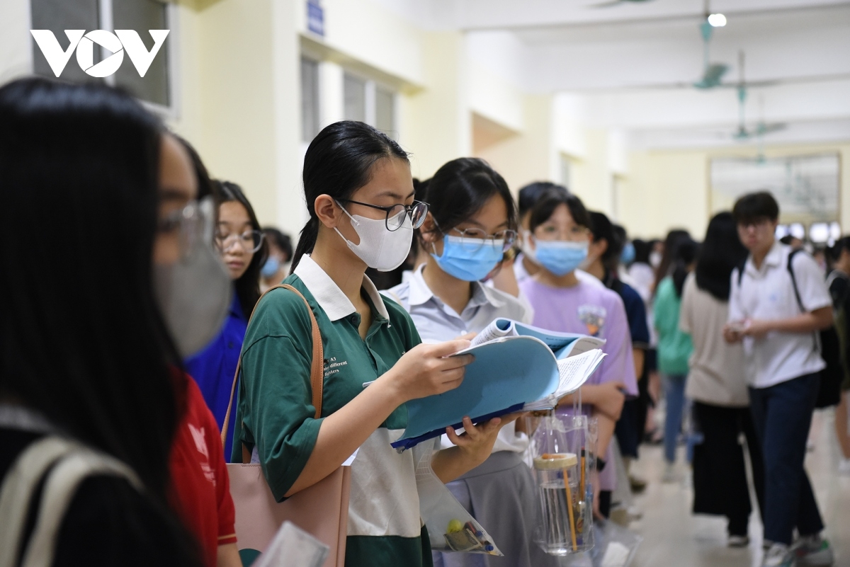 Thi vào 10 tại Hà Nội: Giáo viên chỉ cách làm bài để không mất điểm ở môn Ngữ văn