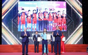 ĐT nữ Việt Nam được vinh danh tại chương trình Vinh quang Việt Nam năm 2023