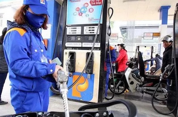 Đề xuất rút ngắn thời gian điều chỉnh giá xăng dầu