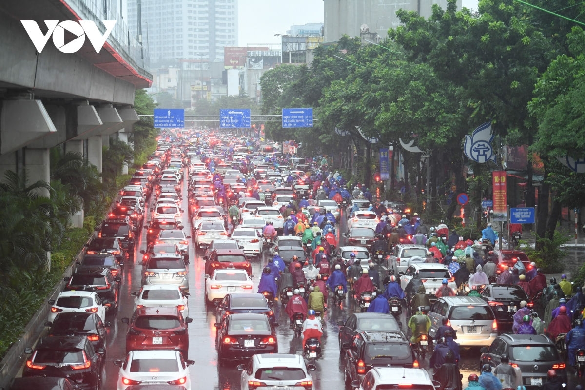 Hà Nội sẽ cấm xe máy một số tuyến đường từ Vành đai 3 trở vào, sớm hơn 5 năm so với kế hoạch. 