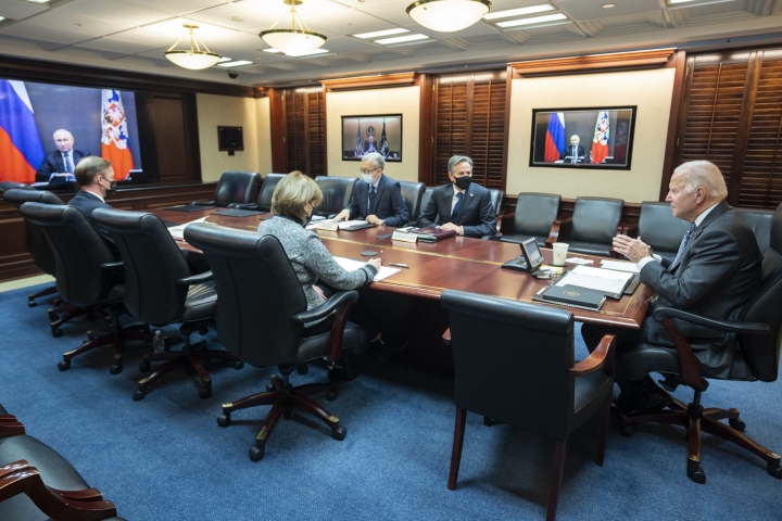 Hội đàm Mỹ - Nga, ông Biden kêu gọi giảm leo thang về vấn đề Ukraine - 1