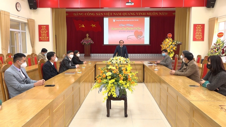 Đ/c Tạ  Văn Long – Phó Bí thư TT Tỉnh ủy chúc mừng Trung tâm KSBT tỉnh Yên Bái