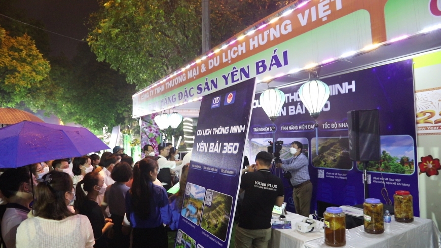Yên Bái thực hiện các giải pháp kích cầu du lịch: Khai trương phố đi bộ Hào Gia, thành phố Yên Bái