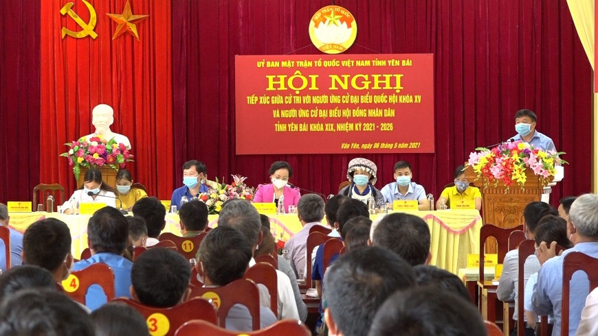 Bộ trưởng Bộ Nội vụ Phạm Thị Thanh Trà tiếp xúc cử tri,  vận động bầu cử tại tỉnh Yên Bái