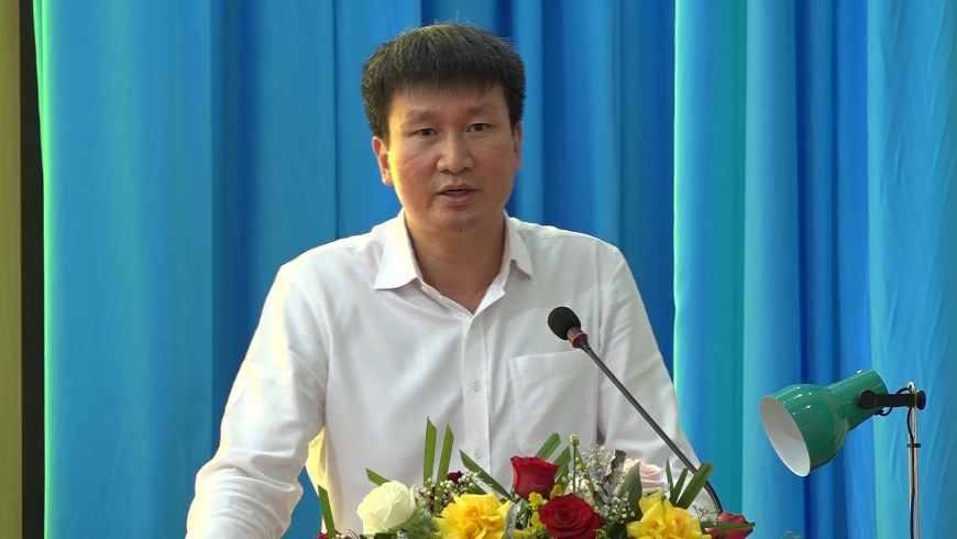 Chủ tịch UBND tỉnh Trần Huy Tuấn tiếp xúc cử tri, vận động bầu cử tại huyện Văn Yên