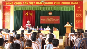 Bộ trưởng Bộ Nội vụ Phạm Thị Thanh Trà cùng các ứng cử viên tiếp xúc cử tri tại Văn Chấn