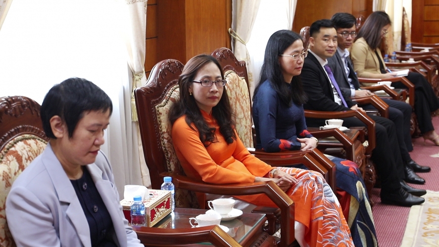 Chủ tịch UBND tỉnh Trần Huy Tuấn chào xã giao Đại sứ quán Việt Nam tại CHDCND Lào