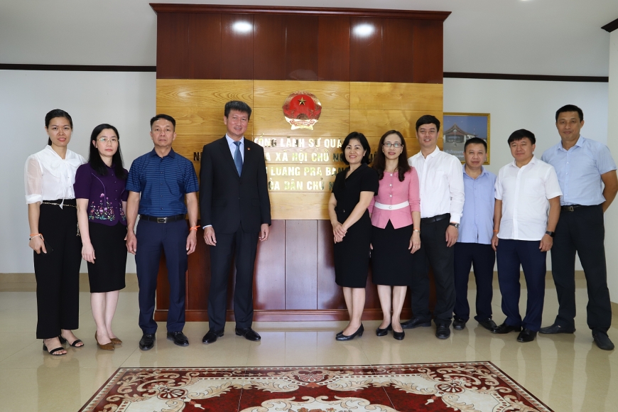 Chủ tịch UBND tỉnh Yên Bái chào xã giao Tổng Lãnh sự quán Việt Nam khu vực Bắc Lào