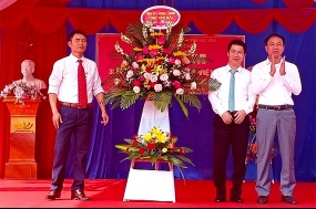 Phó Chủ tịch Thường trực HĐND tỉnh Vũ Quỳnh Khánh dự kỷ niệm Ngày nhà giáo Việt Nam tại Trường THCS Phúc Lợi