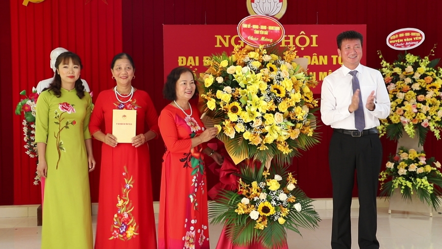 Chủ tịch UBND tỉnh Trần Huy Tuấn dự Ngày hội Đại đoàn kết dân tộc tại Tổ dân phố số 7, thị trấn Mậu A