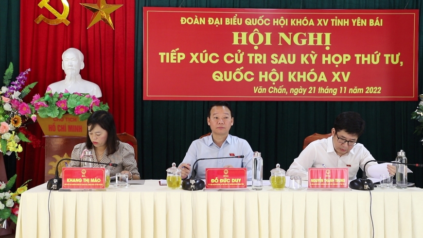Bí thư Tỉnh ủy Đỗ Đức Duy tiếp xúc cử tri huyện Văn Chấn
