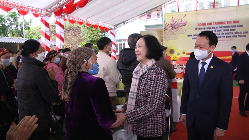 Đồng chí Trương Thị Mai- UV Bộ Chính trị, Bí thư TW Đảng, Trưởng BTC TW thăm và chúc Tết tại Yên Bái