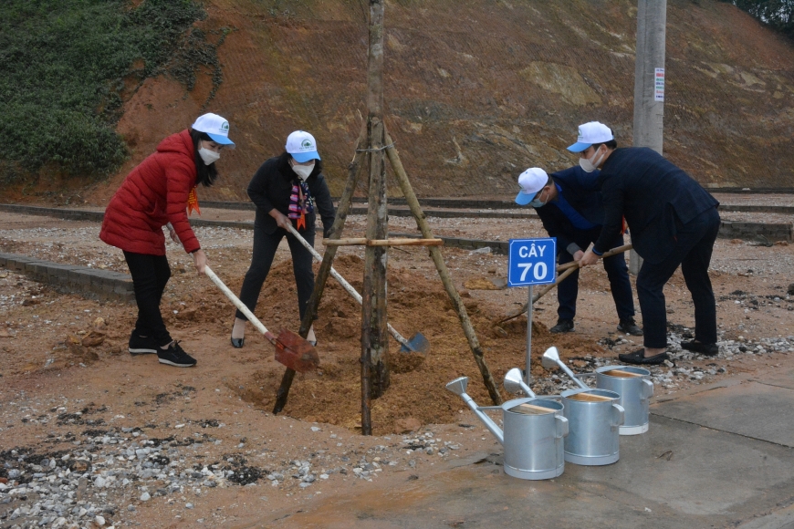 Thành phố Yên Bái phát động Tết trồng cây đời đời nhớ ơn Bác Hồ
