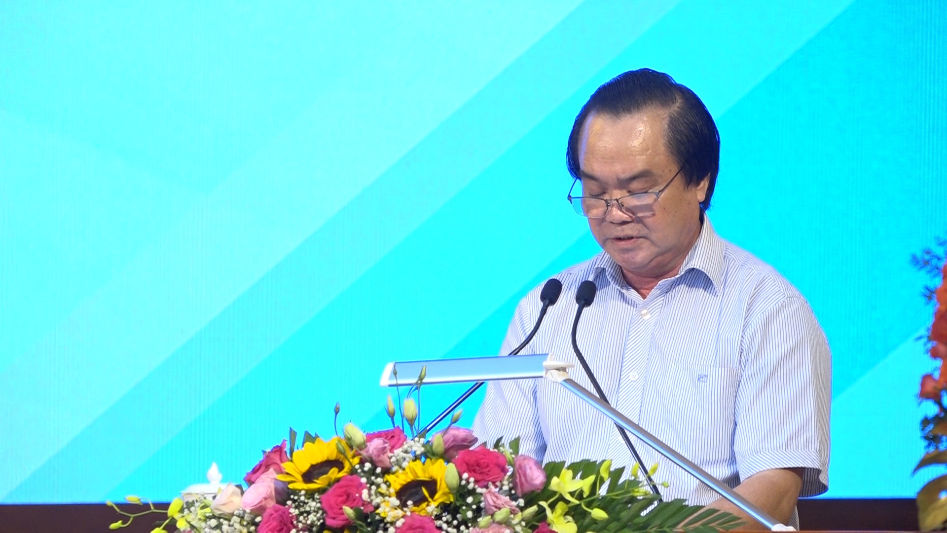 UBND tỉnh gặp mặt kỷ niệm 17 năm Ngày Doanh nhân Việt Nam