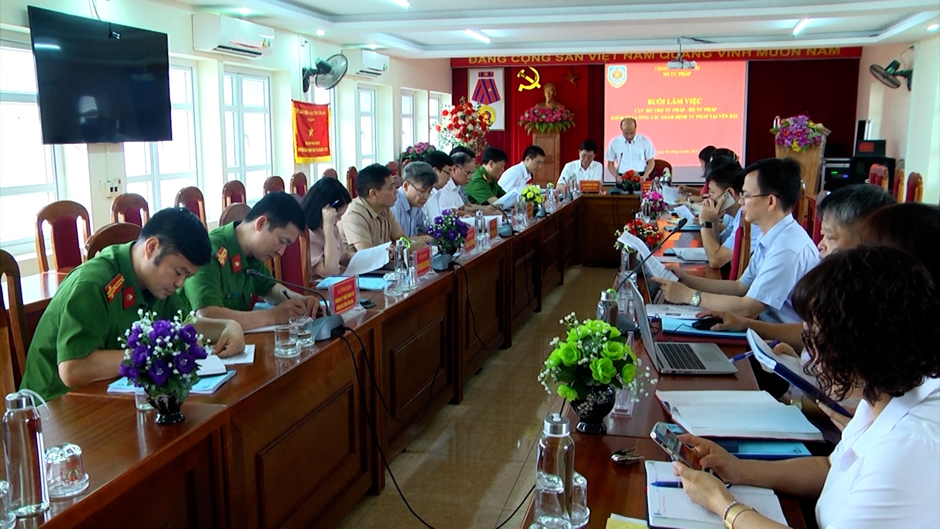 Đoàn công tác Cục Bổ trợ tư pháp, Bộ Tư pháp kiểm tra công tác giám định tư pháp tại tỉnh Yên Bái