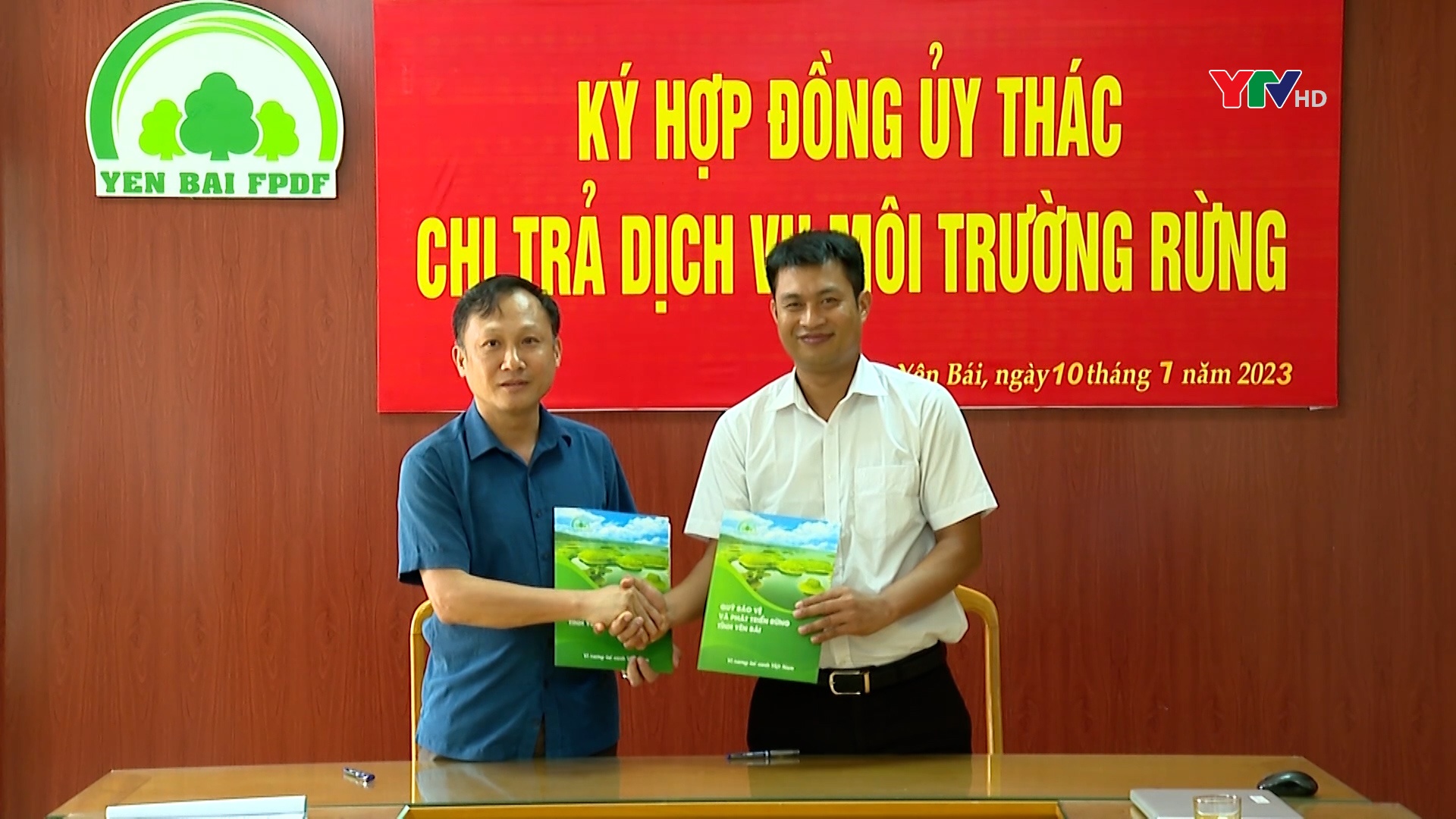 Quỹ Bảo vệ và phát triển rừng tỉnh Yên Bái ký kết hợp đồng ủy thác chi trả DVMTR năm 2023