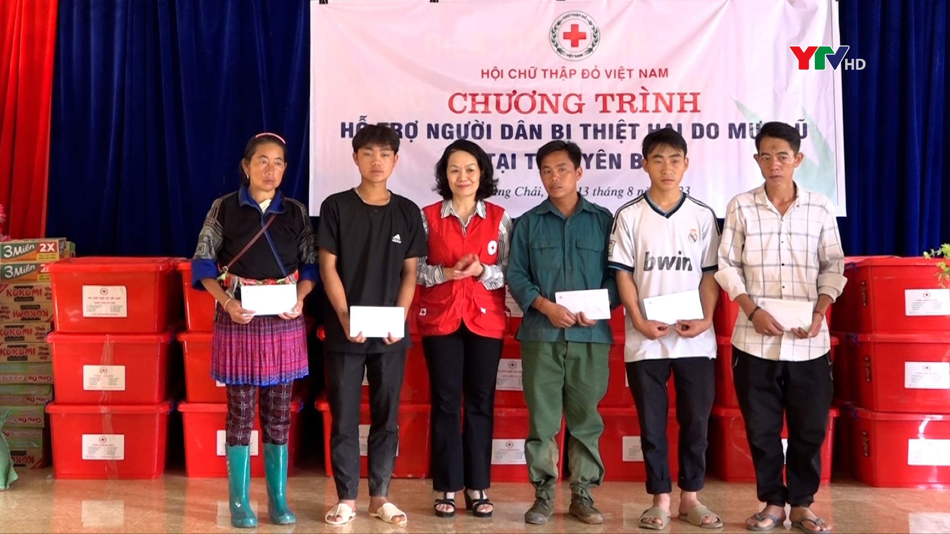 Trung ương Hội Chữ thập đỏ Việt Nam hỗ trợ gần 600 triệu đồng giúp nhân dân vùng lũ Mù Cang Chải