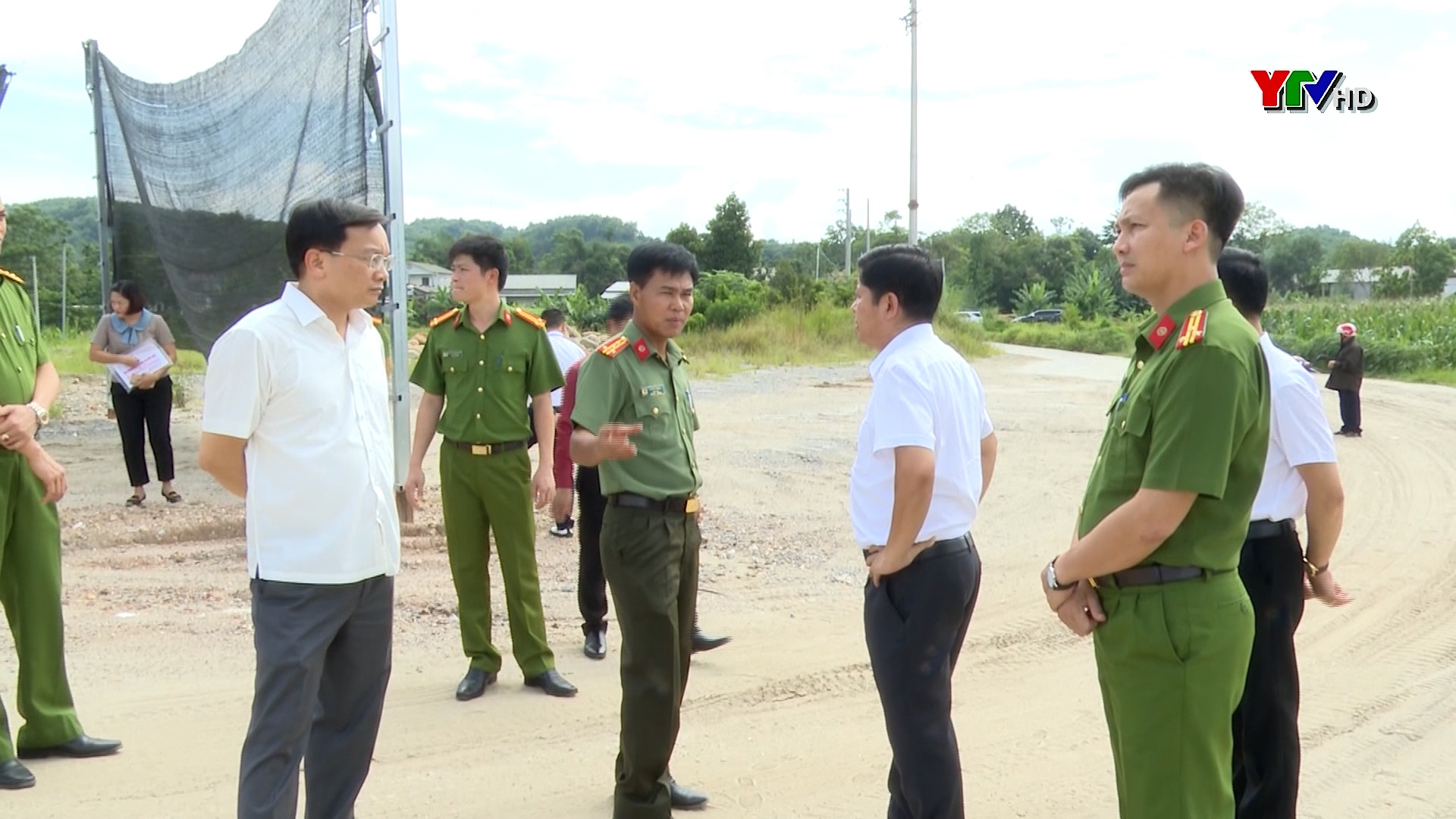 Giám đốc Công an tỉnh kiểm tra đột xuất các bãi tập kết cát, sỏi trên địa bàn thành phố Yên Bái