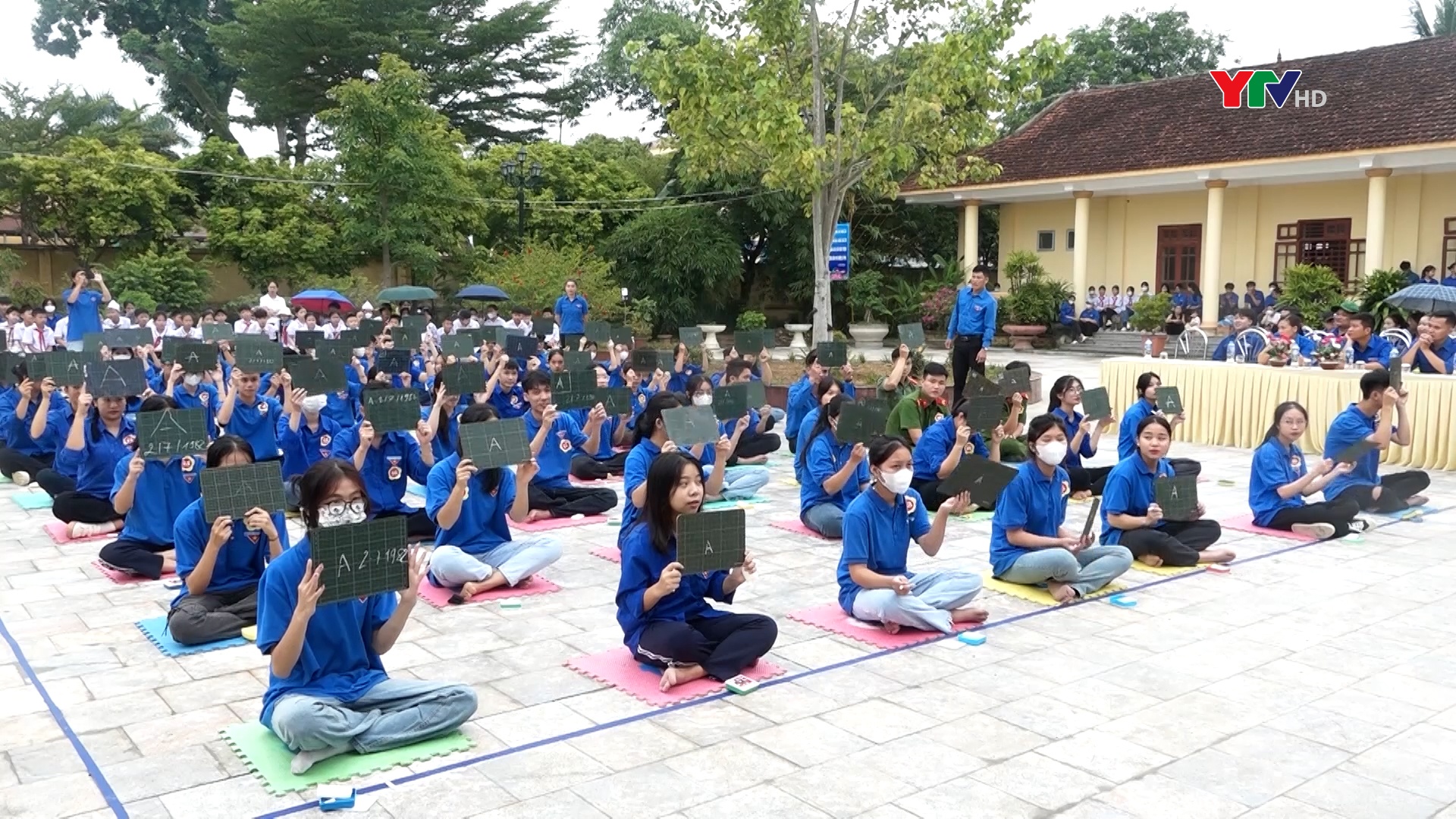 Hội thi "Rung chuông vàng" tìm hiểu 40 năm Ngày thành lập Khu Tưởng niệm Chủ tịch Hồ Chí Minh tại thị xã Nghĩa Lộ và 65 năm Ngày Bác Hồ thăm Yên Bái