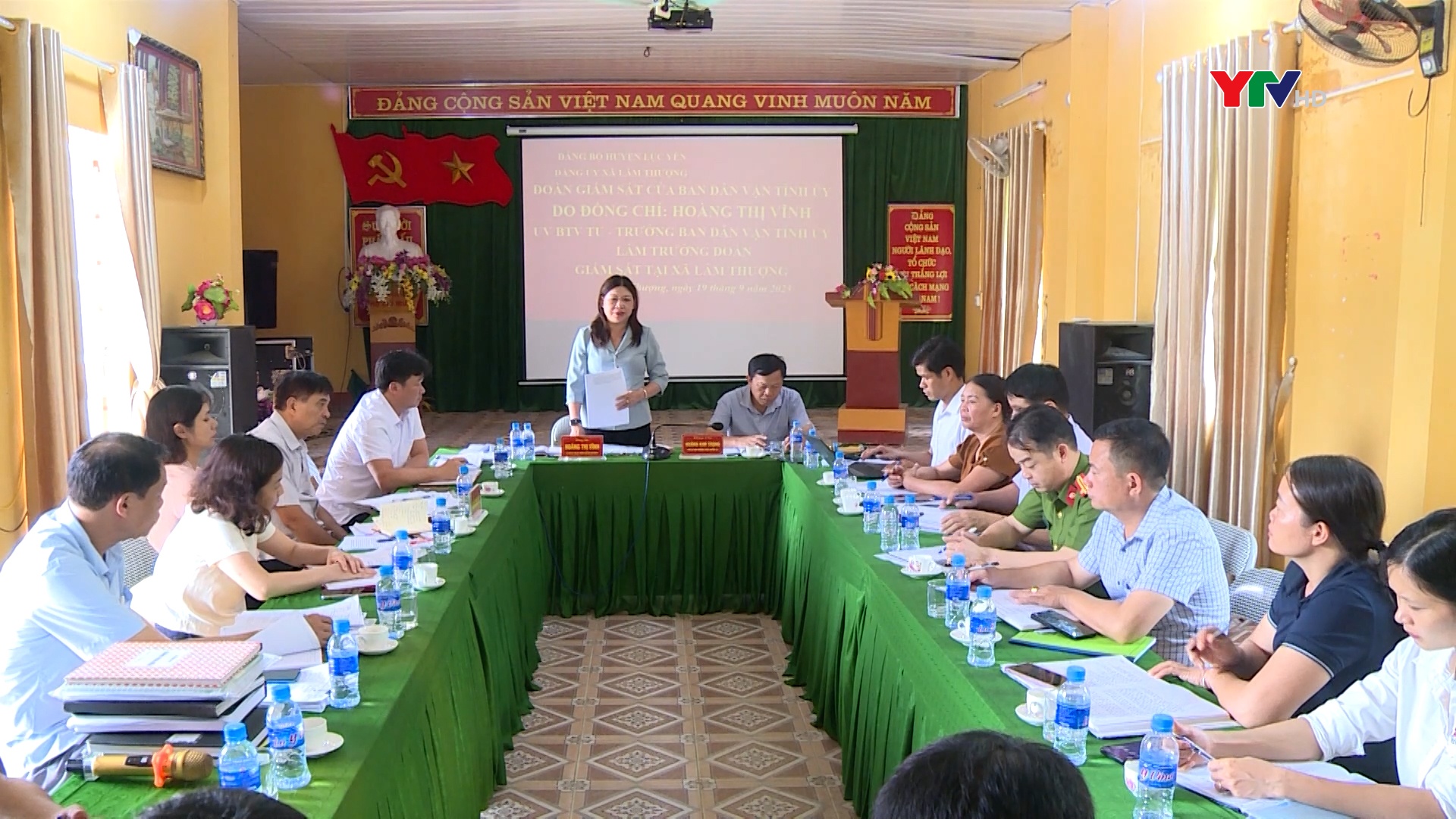 Trưởng Ban Dân vận Tỉnh ủy Hoàng Thị Vĩnh giám sát công tác dân vận, dân tộc tại xã Lâm Thượng, huyện Lục Yên