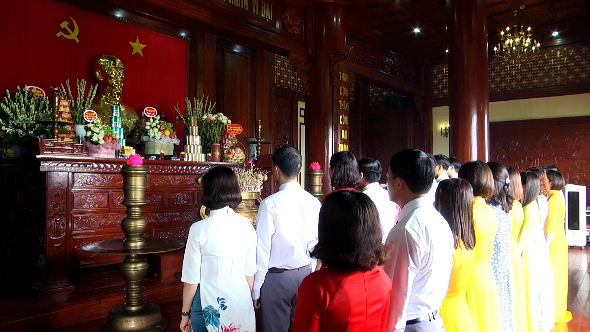 Ban Dân vận Tỉnh ủy dâng hương tưởng niệm Chủ tịch Hồ Chí Minh
