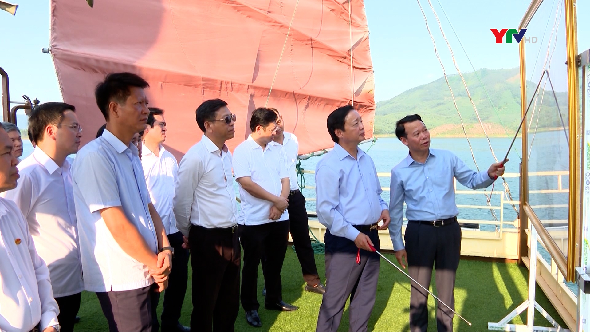 Phó Thủ tướng Chính phủ Trần Hồng Hà tham quan và tìm hiểu quy hoạch chung xây dựng Khu du lịch quốc gia Hồ Thác Bà đến năm 2040