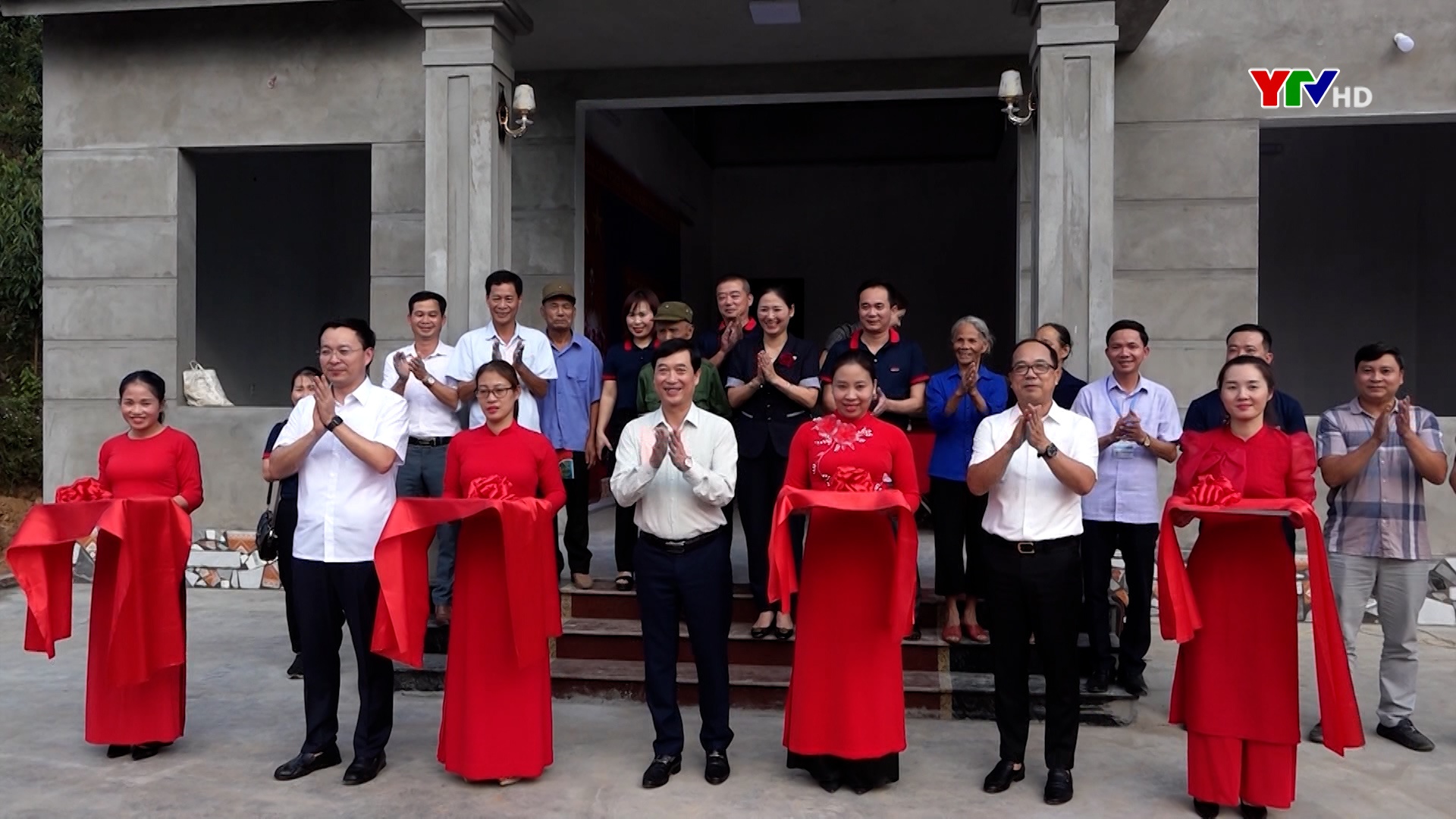 Báo Tuổi trẻ Thủ đô bàn giao nhà đại đoàn kết cho hộ nghèo xã Bảo Ái, huyện Yên Bình