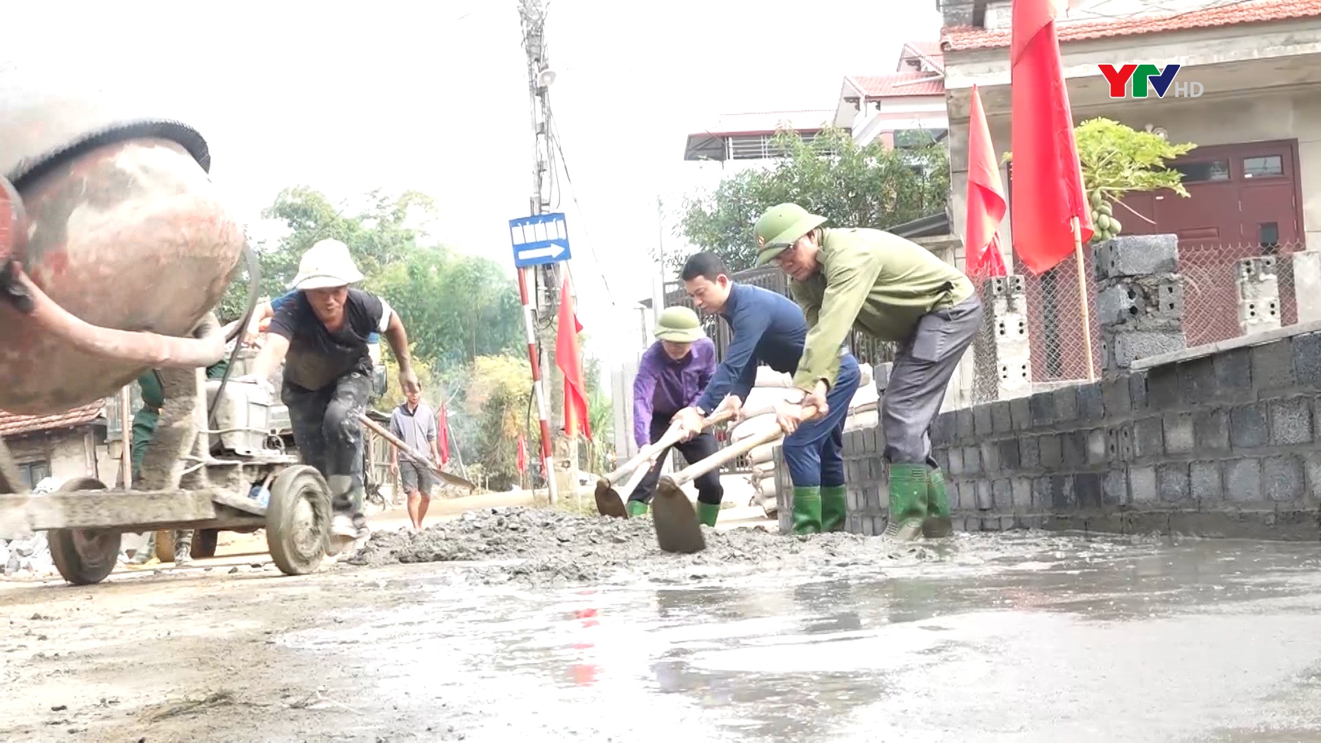 Nhân dân xã Thanh Lương (thị xã Nghĩa Lộ) đồng thuận hiến đất làm đường GTNT