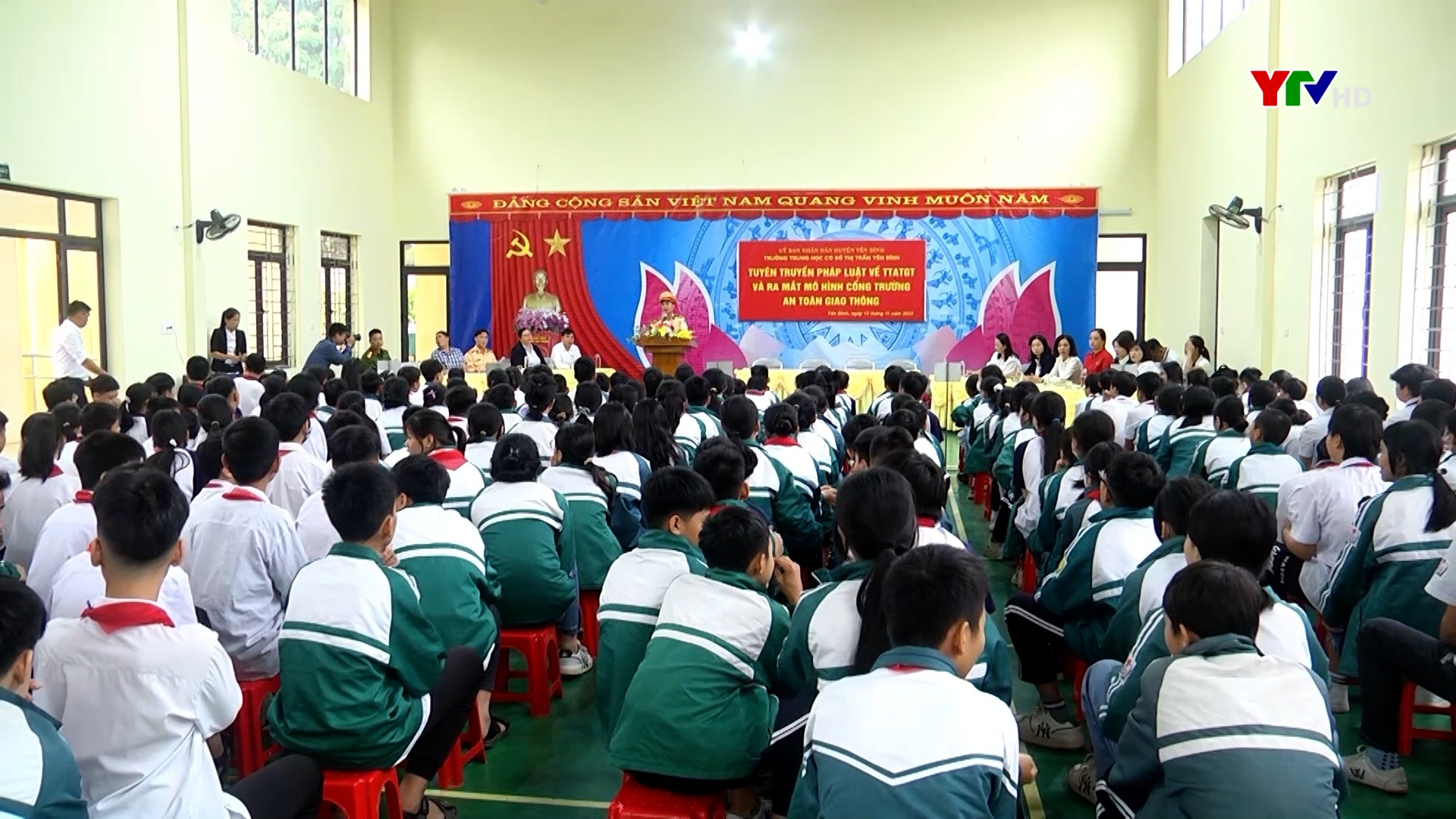 Tuyên truyền pháp luật về trật tự an toàn giao thông tại trường THCS thị trấn Yên Bình, huyện Yên Bình