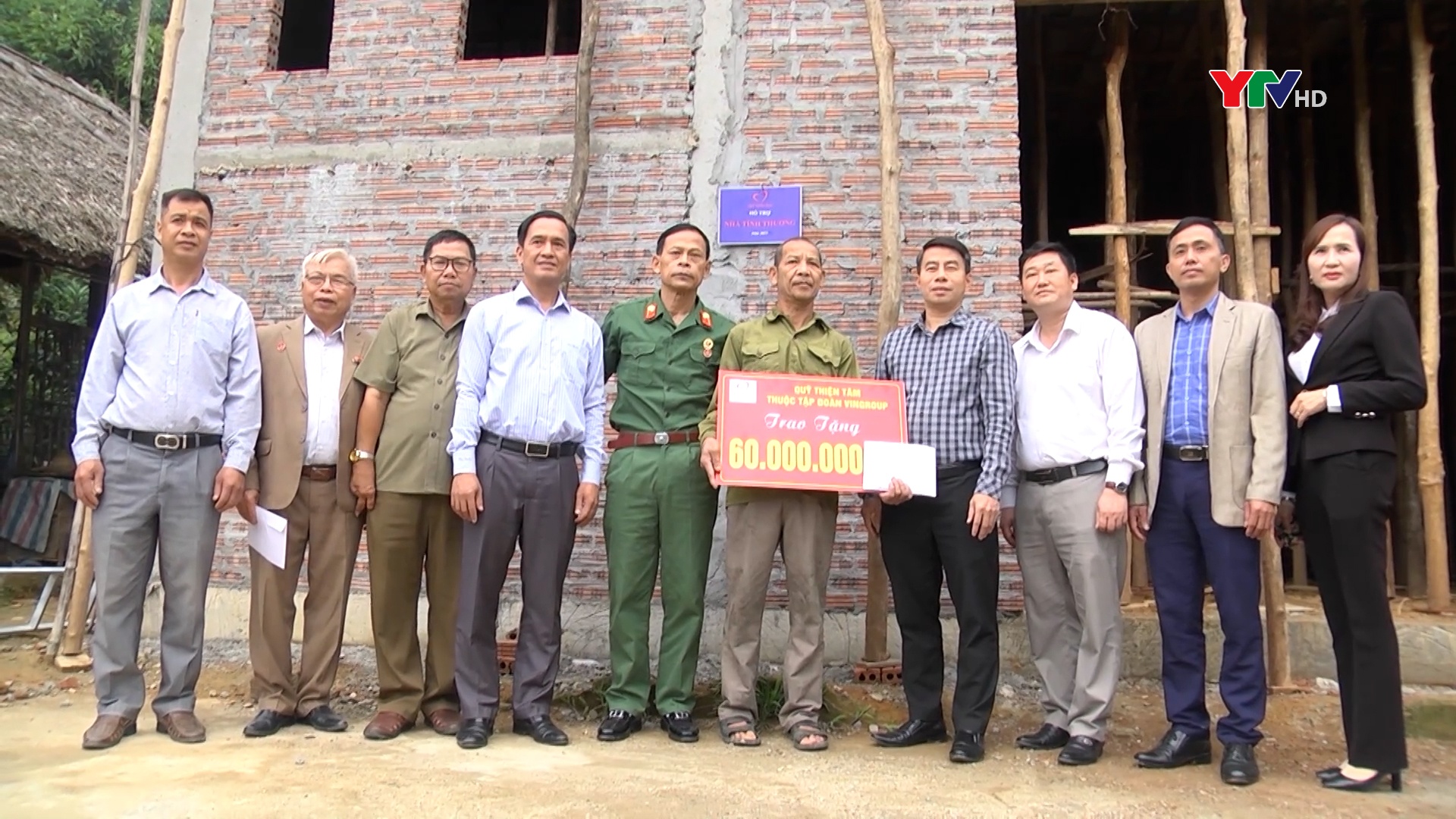 Hội Hỗ trợ gia đình liệt sỹ tỉnh trao hỗ trợ xây dựng nhà tình nghĩa tại huyện Trấn Yên