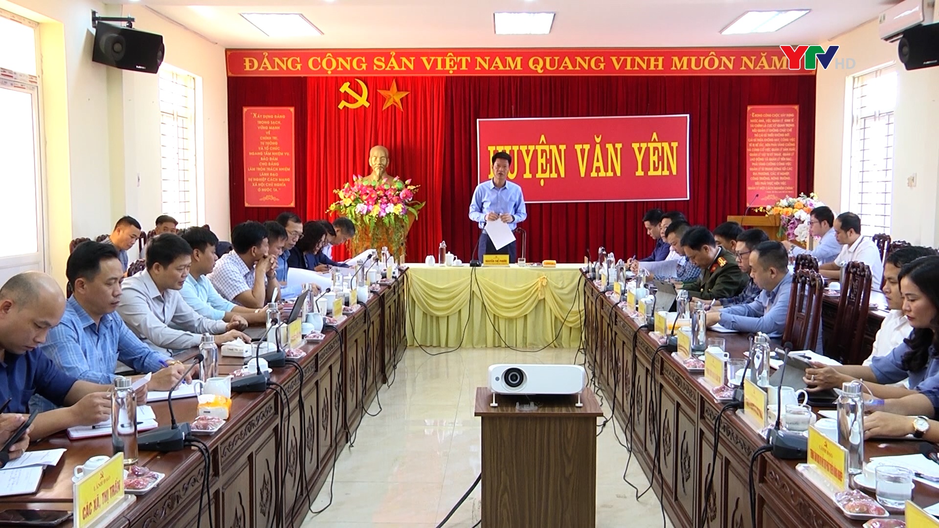 Đồng chí Phó Chủ tịch Thường trực UBND tỉnh Nguyễn Thế Phước kiểm tra tình hình phát triển sản xuất nông, lâm nghiệp tại huyện Văn Yên