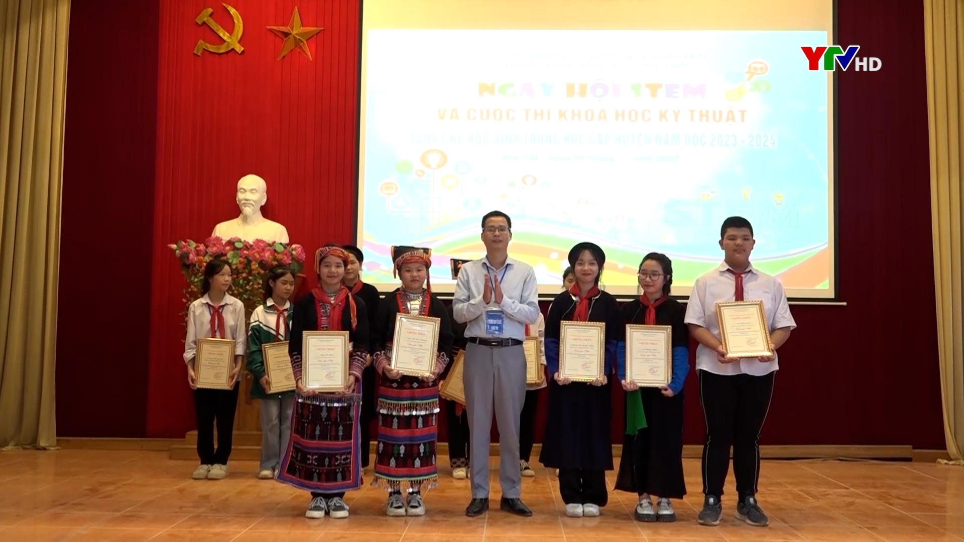Ngày hội STEM và Cuộc thi KHKT dành cho học sinh THCS huyện Văn Yên năm học 2023- 2024