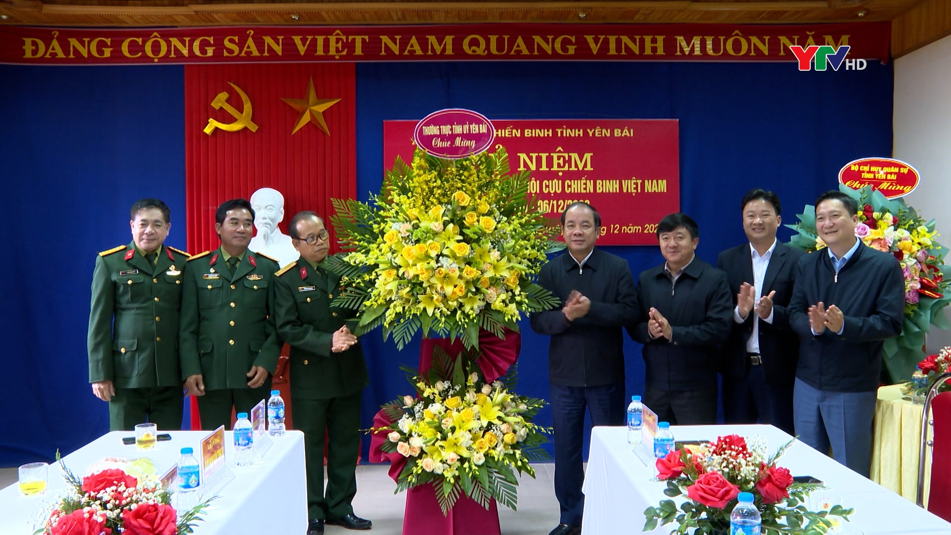 Đồng chí Phó Bí thư Thường trực Tỉnh ủy Tạ Văn Long chúc mừng Hội Cựu chiến binh tỉnh