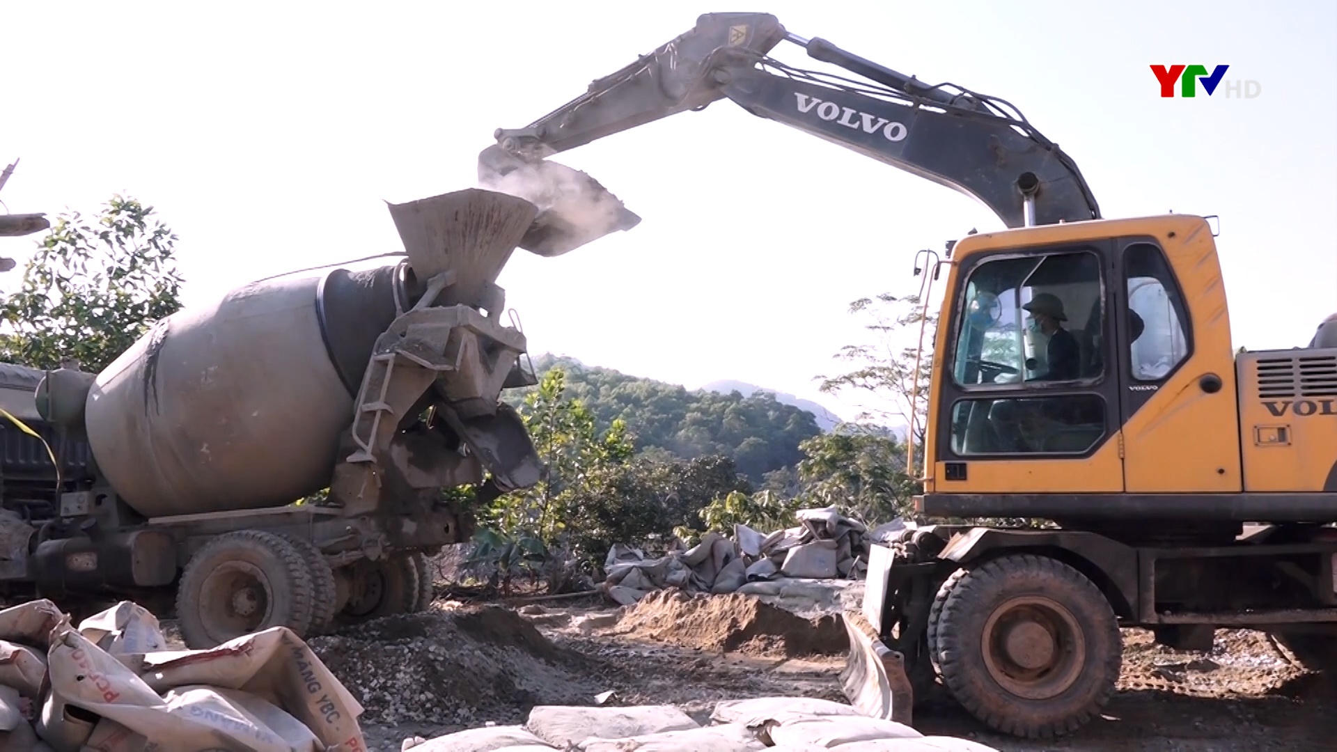 Lục Yên kiên cố hóa 85 km đường giao thông nông thôn