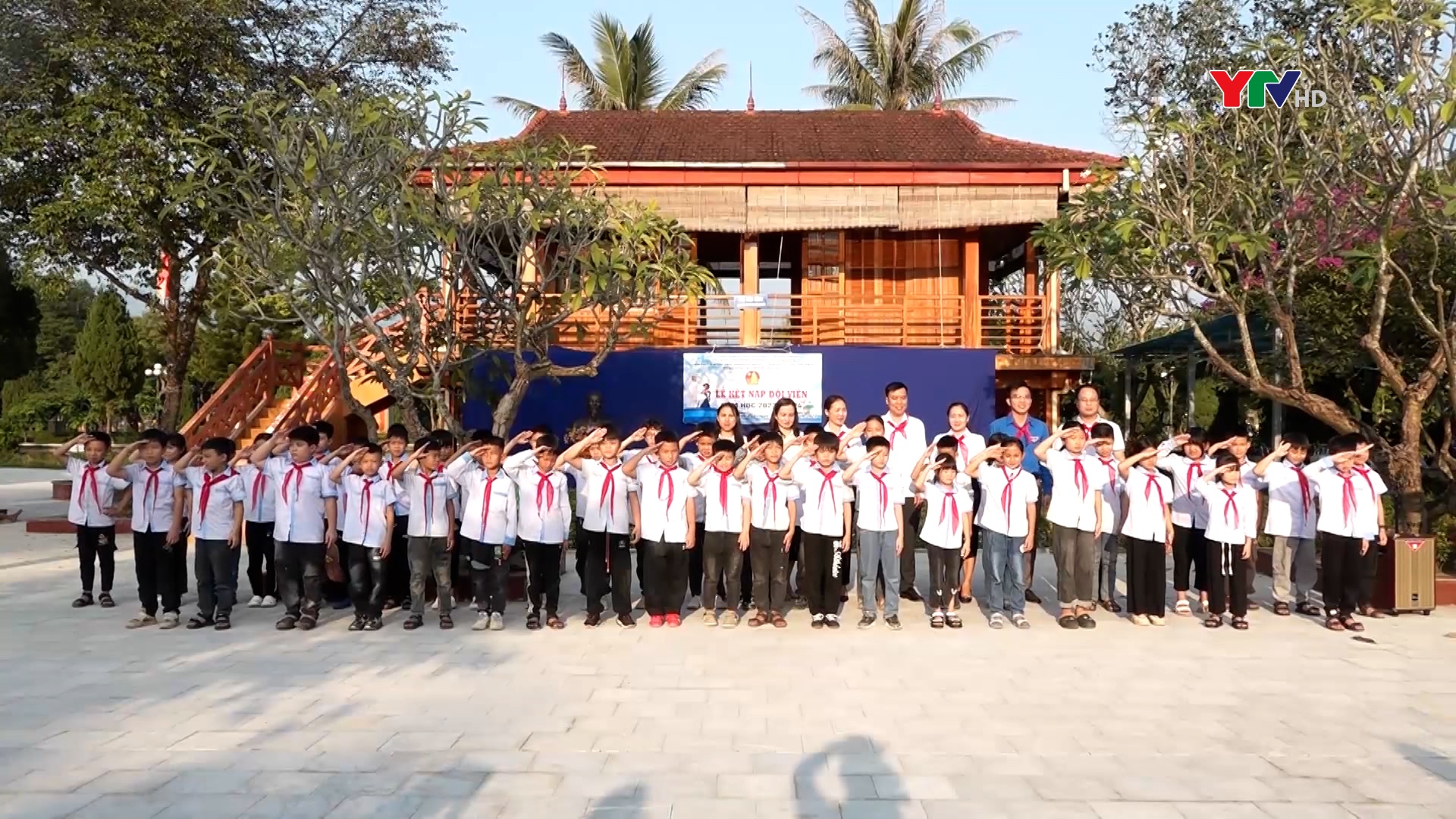 Các trường học trên địa bàn thị xã Nghĩa Lộ sôi nổi các hoạt động kỷ niệm Ngày thành lập QĐND Việt Nam